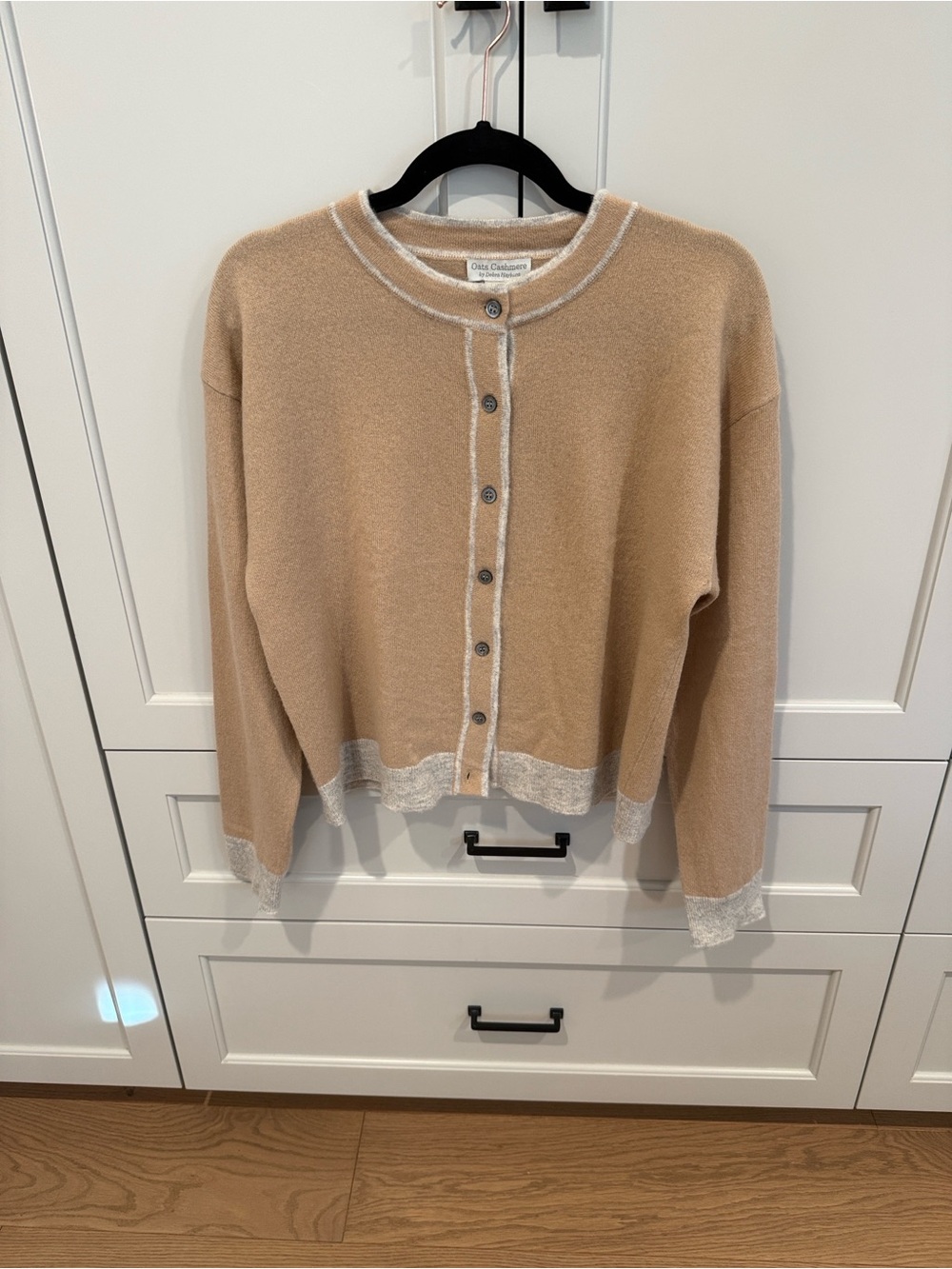 Soft Beige Cashmere-Blend Crewneck Cardigan with Contrast Trim